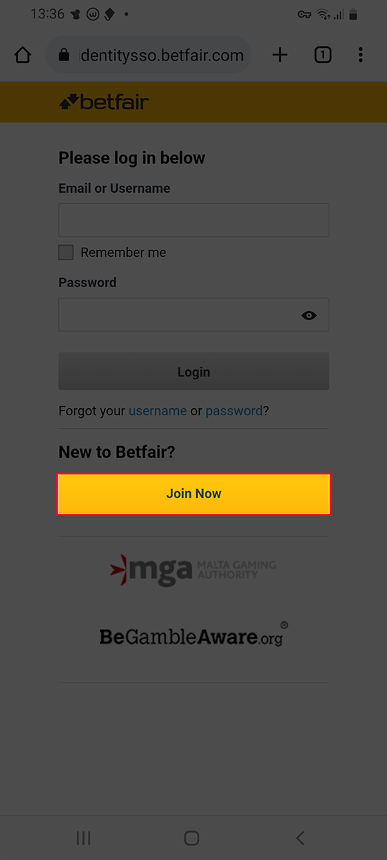Vaya a www.betfair.com/es utilizando el navegador web de su teléfono móvil y busque el botón de registro